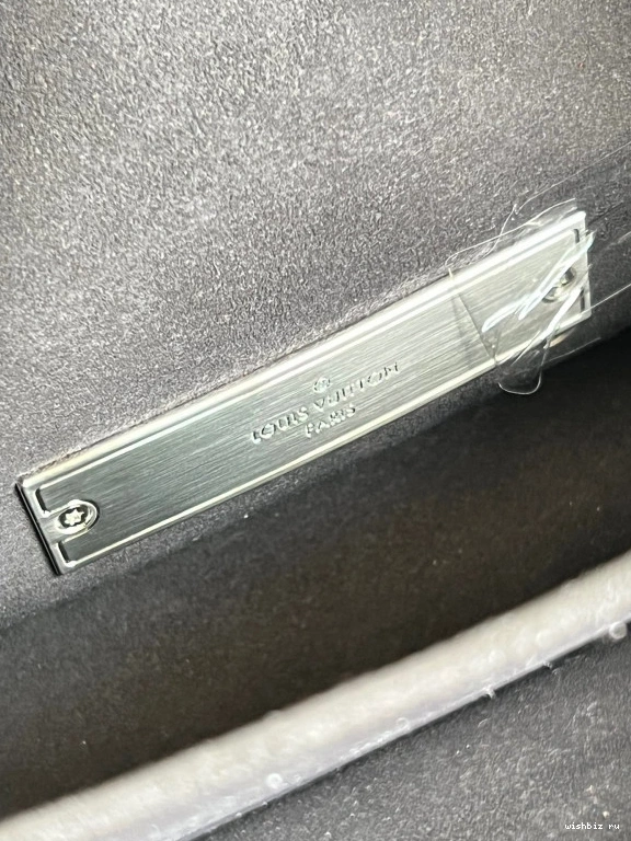 WIS VUITTON MINI LOUIS DAUPHINE 1122